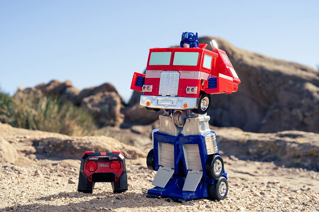 delicatesse aangenaam In zicht Transformers G1 Optimus Prime Converting R/C – Jada Toys
