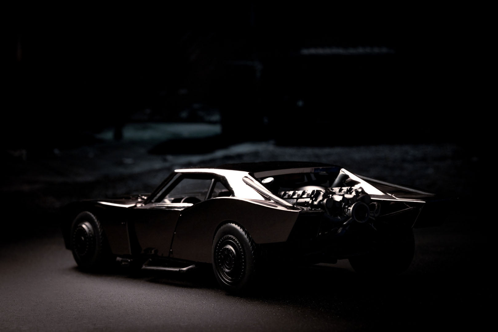 The Batman (2022) Batmobile & Batman, 1:24 Scale Vehicle & 2.75" Figure (Next Level Exclusive)
