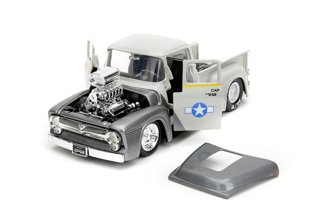 Street Fighter, Guile & 1956 Ford F-100, 1:24 Scale Vehicle & 2.75" Figure