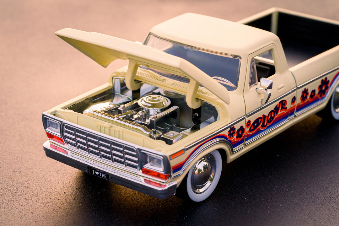 I Love The...70's 1979 Ford F-150 1:24 Scale Vehicle