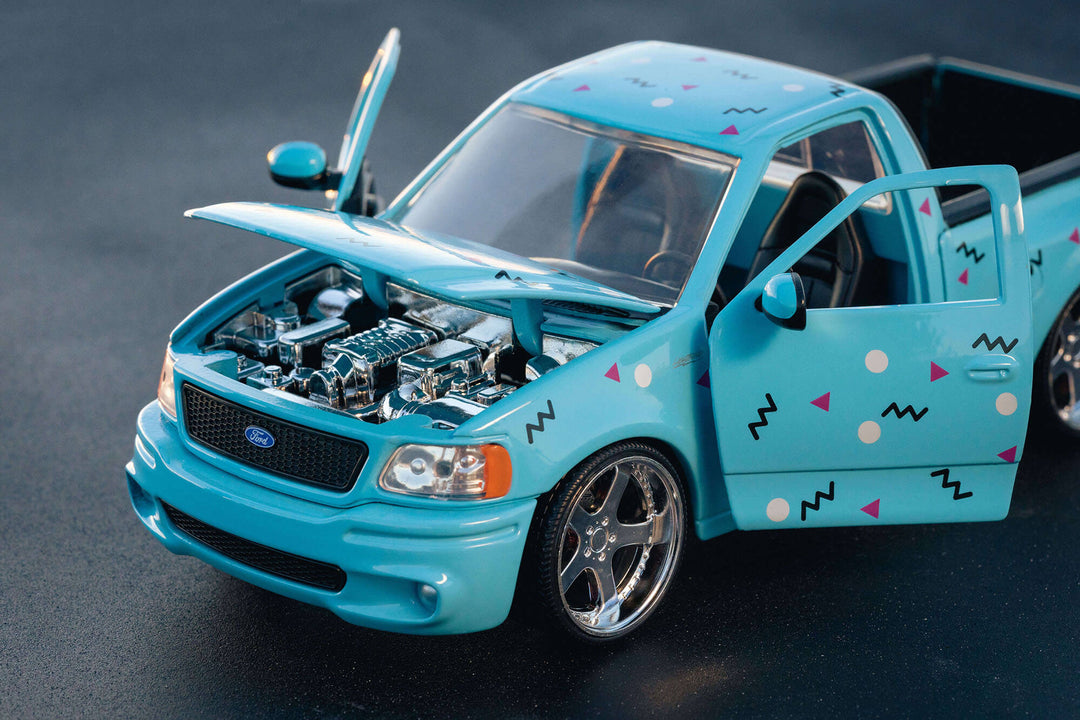 I Love The...90's 1999 Ford F-150 SVT Lightning 1:24 Scale Vehicle